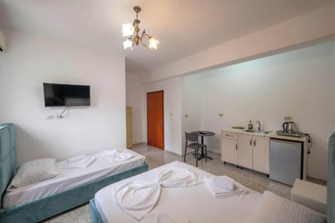 Basic Triple Room | Free WiFi, bed sheets