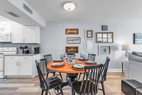 Dining Table set for 6 - 2nd Level