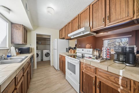 Indoors, Appliance, Washer, Kitchen, Sink