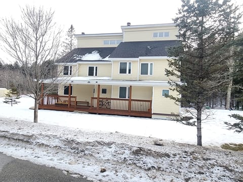 View from the front of the house. Apartment 2 is on the left.