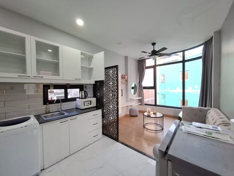 Apartment, City View | Interior