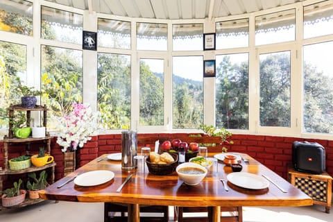 Comfort Double Room, Balcony, Hill View | Dining