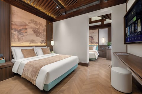 Comfort Studio Suite, Lanai, Courtyard View | Premium bedding, down comforters, memory foam beds, minibar (free items)