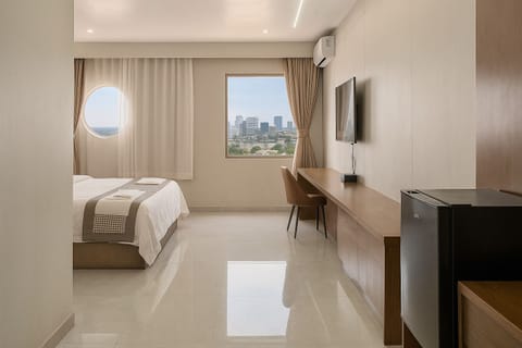 Business Double Room | Desk, laptop workspace, free WiFi