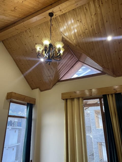 Superior Room, City View | Interior