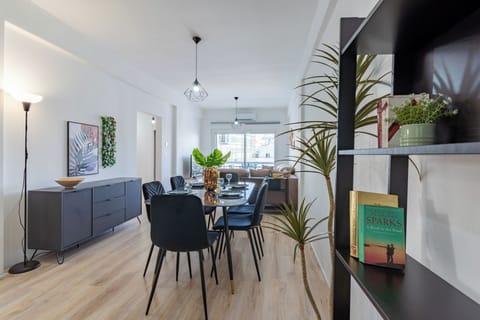 Apartment, 3 Bedrooms, Kitchen, City View | Dining
