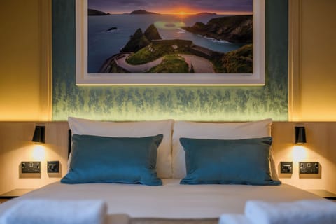 Deluxe Double Room | In-room safe, blackout drapes, iron/ironing board, free WiFi