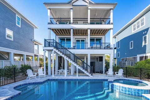 Welcome to 3 Gulls, 2 Buoys!