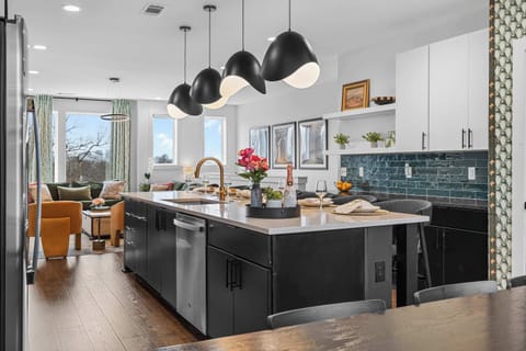 Fully Stocked Gourmet Kitchen