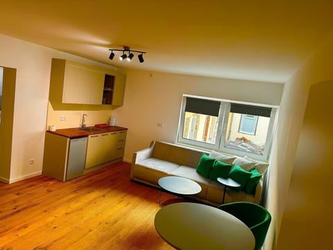 Suite, Courtyard View | Food and drink