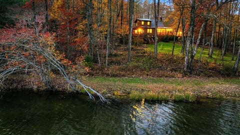 The Cabin On Lake Buckhorn