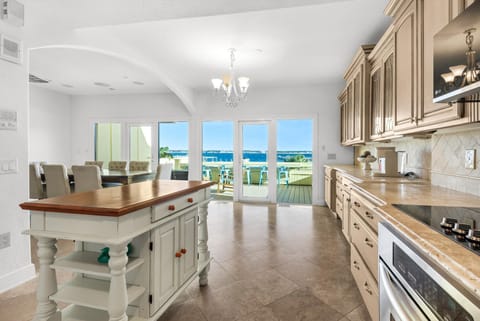 House, Multiple Beds (Buena Vida 23) | Private kitchen | Oven, toaster