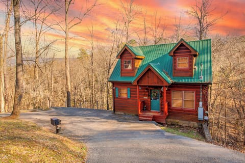 Welcome to Sky Harbor Hideaway—your Smokies base!