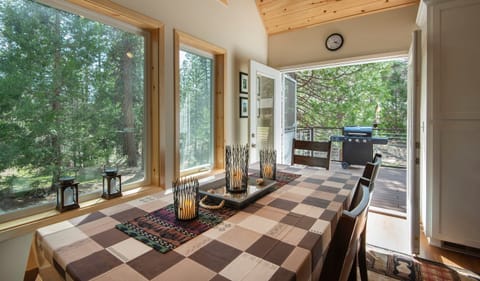 Chalet (3 Bedrooms) | Interior