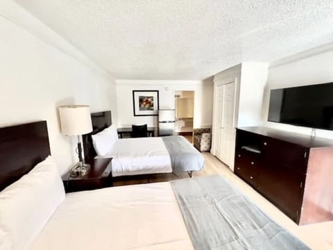 Classic Double Room | Desk, laptop workspace, free WiFi
