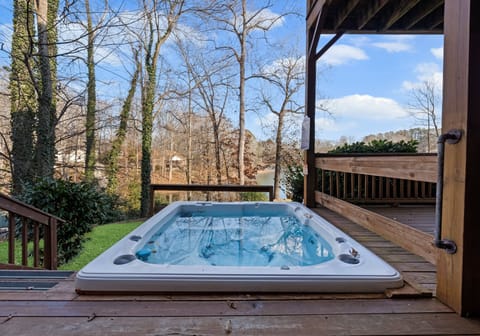 Welcome to Lakeside Lodge. Enjoy the lake views from the hot tub year round!