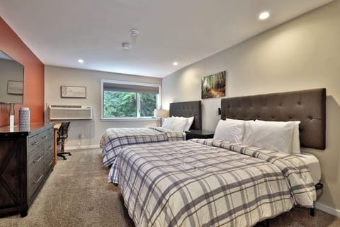 Apartment (1 Bedroom) | 1 bedroom, bed sheets