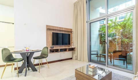 Luxury Studio | Dining