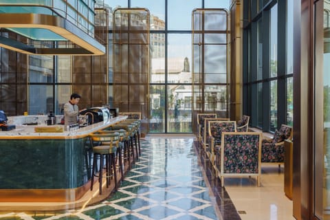 Lobby lounge