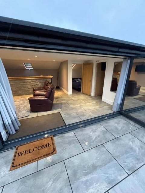 Apartment, 1 Bedroom, Smoking, Patio | 1 bedroom