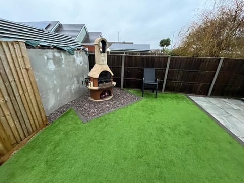 Apartment, 1 Bedroom, Smoking, Patio | BBQ/picnic area