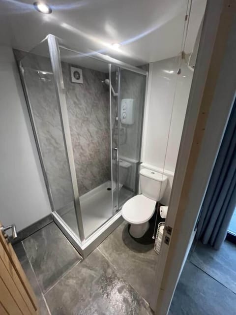 Apartment, 1 Bedroom, Smoking, Patio | Bathroom