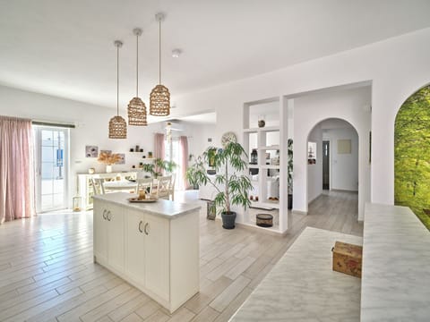 House | Dining