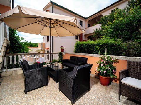 Flowerpot, Houseplant, Outdoor Table, Outdoor Furniture, Balcony, Shade, Chair, Patio, Yard