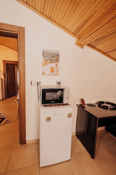 Deluxe Condo, City View | Interior