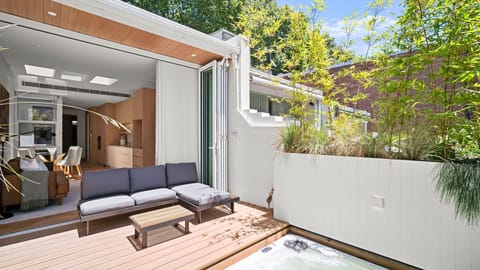 Seamless indoor-outdoor lounge perfect for relaxing or entertaining