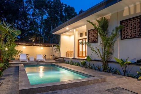 Double Room, Pool View | Pool | Outdoor pool