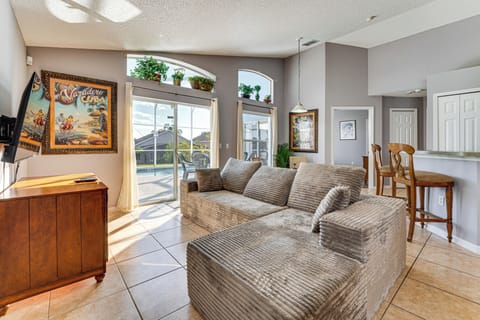 House (4 Bedrooms) | Front of property