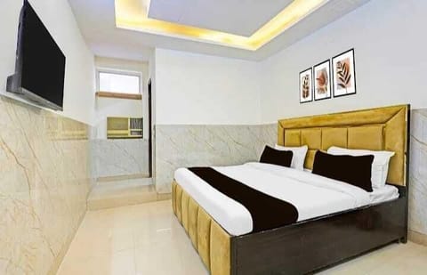 Deluxe Double Room, Balcony | Desk, free WiFi, bed sheets