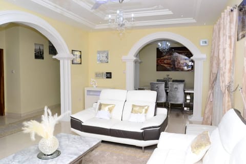 Villa, 4 Bedrooms, Smoking | Living room | DVD player