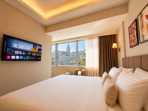 Deluxe Room with Galata Tower View | Minibar, free WiFi, bed sheets