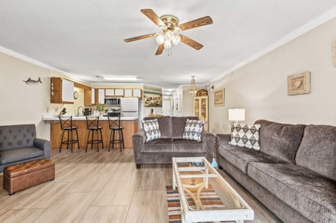 Spacious Living Area with Lounge