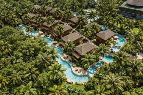 Exclusive Suite, 1 Bedroom, Non Smoking, Pool Access | Minibar, free WiFi, bed sheets
