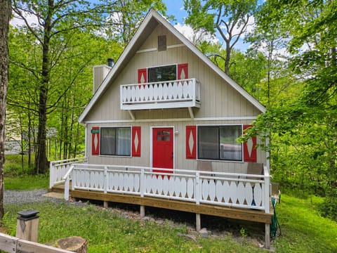 Arrowhead Lake rental -Welcome to Serhii Chalet Pocono!