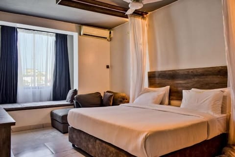 In-room safe, desk, laptop workspace, iron/ironing board