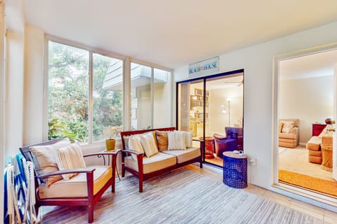 House, Multiple Beds, Patio, Garden View (NSB Sunset Haven D110) | Living area