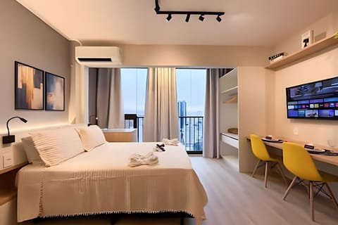 Apartment | Desk, laptop workspace, free WiFi