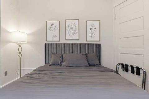 A simple, comfortable place to recharge between Downtown plans and Memphis nights out.