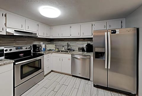 Condo, Multiple Beds (Pinnacle Port A-121- Shore Beats Work) | Private kitchen
