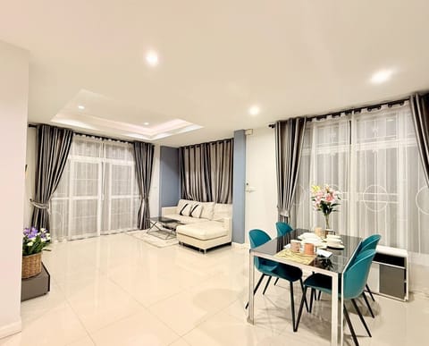 Classic House, Air conditioning | Living area
