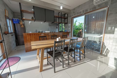 Basic House | Dining