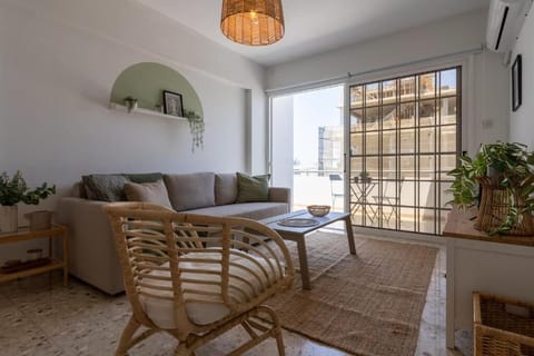 Apartment, 1 Double Bed with Sofa bed, Kitchen, City View | Living area | Smart TV, Netflix, streaming services
