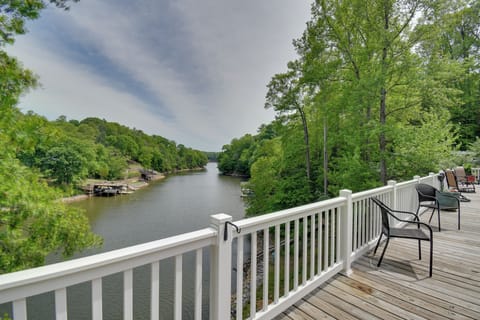 Goodview Vacation Rental | 5BR | 3BA | 3,400 Sq Ft