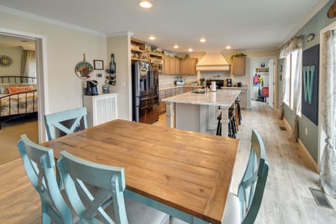 Dining Area | Main Level