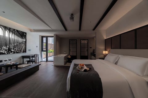 Romantic Double Room, Garden View | Down comforters, minibar, blackout drapes, soundproofing