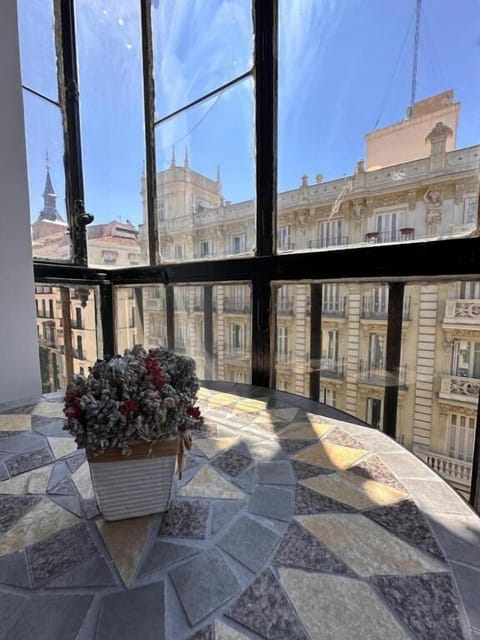 Deluxe Double Room, 1 Double Bed, Terrace, City View | Interior